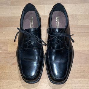 Gently Worn Bostonian Flexlite Black Dress Shoes